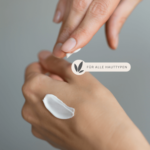 Abszesse, Aloe Vera, antiseptisch, beruhigt, biologisch, Bioqualität, Boswellia-Säure, Cannabidiol, CATALEYA, Cbd, CBD ÖL, Ekzeme, entzündungshemmend, Entzündungslindernd, Fette, Flavonoide, Gereizt, GESICHT, Gesichtscreme, Hanfpflanze, Hanfsamenöl, Haut, Hautbild, Hautirritation, Hautproblem, Hanfkosmetik, Hautverträglichkeit, Herpes, Hochwertig, Inhaltsstoffe, intensiv, Isolate, Körper, Körpercreme, Kosmetik, Kosmetiklinie, Kühlend, Nachhaltigkeit, Narbenbildung, Hanf, Neurodermitis, Nutzhanf, Öl, Österreich, Pflanzenöle, Pflanzenstoffe, pflanzlich, Pflegecreme, pflegt, Pickel, Regeneration, Regulierend, Säureschutzmantel, Schmerzlindernd, Schuppenflechte, Spektrum, Talgdrüse, Unterstützung, Vitamin E, vollspektrum, Weihrauch, Wunden, Narben, Akne, Pickel, Aloe Vera Gel, Biokosmetik, veganekosmetik, Creme, Salbe, Wundcreme, Heilpflanzen