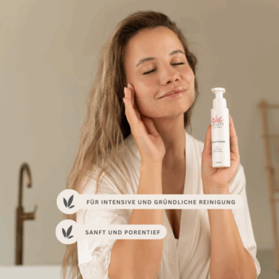 Unreine Haut, Trockene Haut, große Poren, Pigmentflecken, Hyperpigmentierung, Hautrötung, Rötungen, Rosazea, Falten, Hautalterung, Fältchen, straffe Haut, Naturkosmetik, Hanfpflanze, Aloe Vera, Wirkung, Bio, Wasser, Wirkstoffe, Rohstoffe, Hanf, CBD, Cannabidiol, Reinigung, Reinigungsgel, Akne, Pickel, Rasieren, Talg, Schmutz, Make Up Reste, abschminken, porentief, sanft, gründlich, Weihrauchöl, Hanfsamen, Öl, Ohne Wasser,