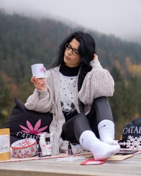 Merchandise, Shooting, CITY, Gleisdorf, CATALEYA, Naturprodukte, Pulli, Foto, Eisner Fotografie, brücke, hängebrücke, Kärnten, bianca,