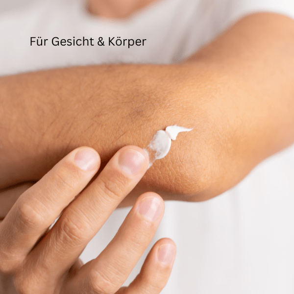 Abszesse, Aloe Vera, antiseptisch, beruhigt, biologisch, Bioqualität, Boswellia-Säure, Cannabidiol, CATALEYA, Cbd, CBD ÖL, Ekzeme, entzündungshemmend, Entzündungslindernd, Fette, Flavonoide, Gereizt, GESICHT, Gesichtscreme, Hanfpflanze, Hanfsamenöl, Haut, Hautbild, Hautirritation, Hautproblem, Hanfkosmetik, Hautverträglichkeit, Herpes, Hochwertig, Inhaltsstoffe, intensiv, Isolate, Körper, Körpercreme, Kosmetik, Kosmetiklinie, Kühlend, Nachhaltigkeit, Narbenbildung, Hanf, Neurodermitis, Nutzhanf, Öl, Österreich, Pflanzenöle, Pflanzenstoffe, pflanzlich, Pflegecreme, pflegt, Pickel, Regeneration, Regulierend, Säureschutzmantel, Schmerzlindernd, Schuppenflechte, Spektrum, Talgdrüse, Unterstützung, Vitamin E, vollspektrum, Weihrauch, Wunden, Narben, Akne, Pickel, Aloe Vera Gel, Biokosmetik, veganekosmetik, Creme, Salbe, Wundcreme, Heilpflanzen, Männer, Bart, Rasieren,